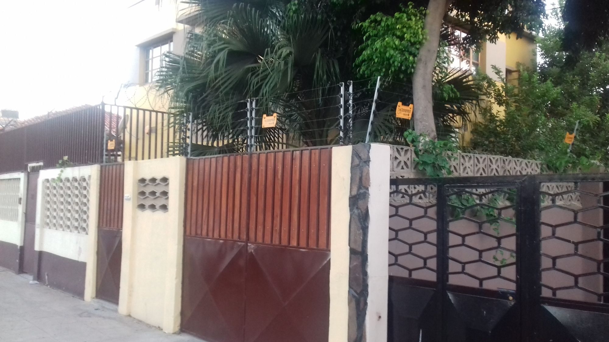 Marien Ngouabi Serviced T0 Chalet Maputo Buitenkant foto